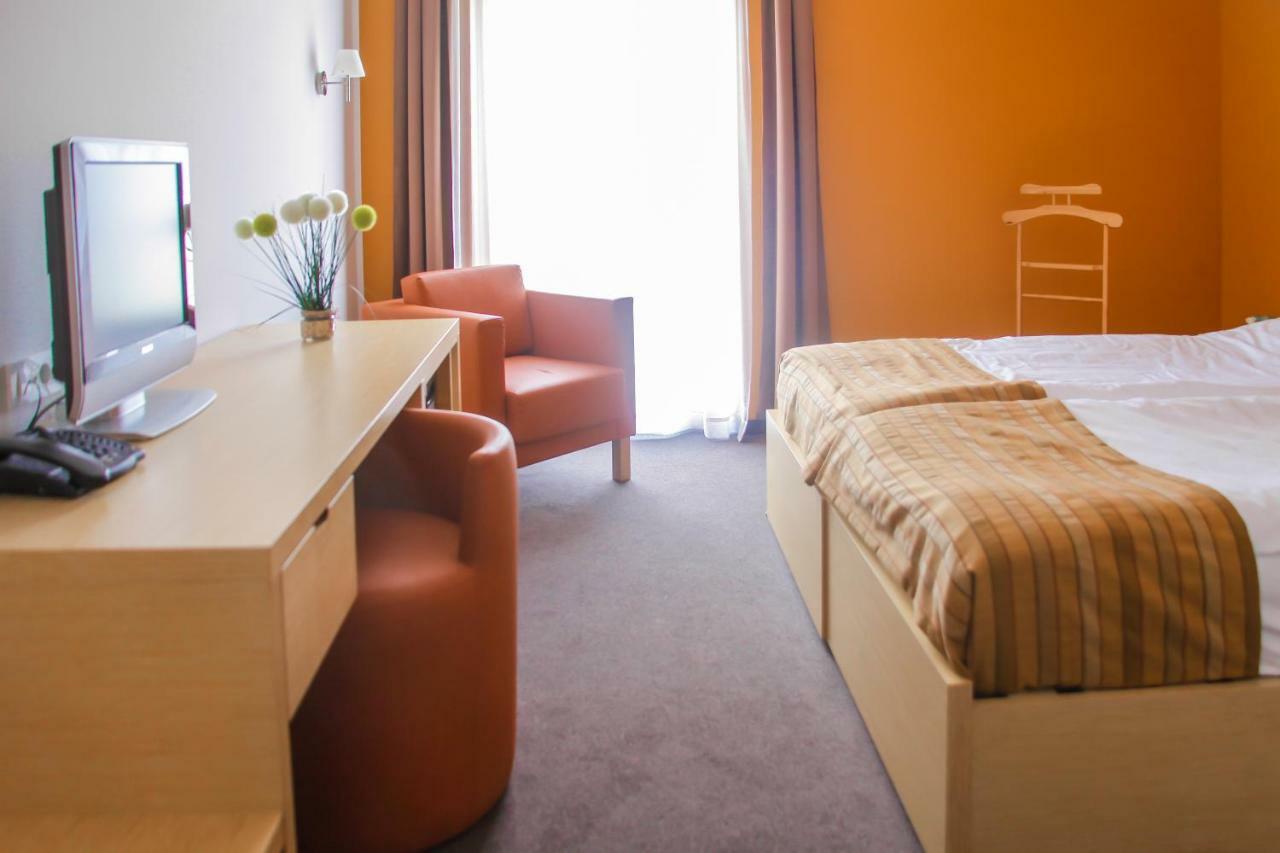 Hotel Veter ルシェ エクステリア 写真